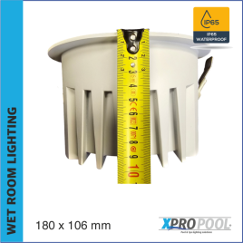 Professioneller IP65 Einbaustrahler für große Feuchträume - Warmweiß, 180xH104mm, 30W